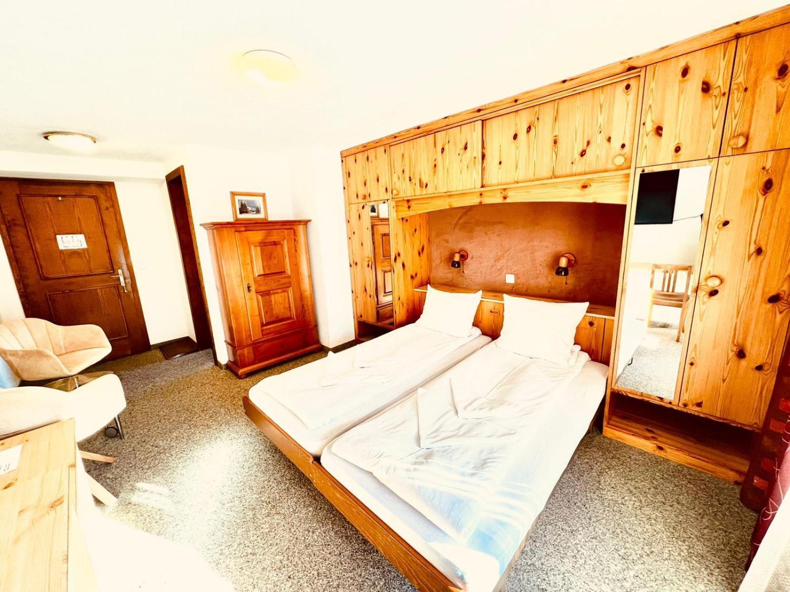 Hotel Old Jnn Klosters Eksteriør bilde