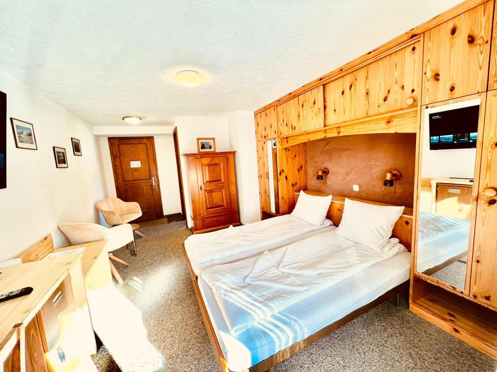 Hotel Old Jnn Klosters Eksteriør bilde